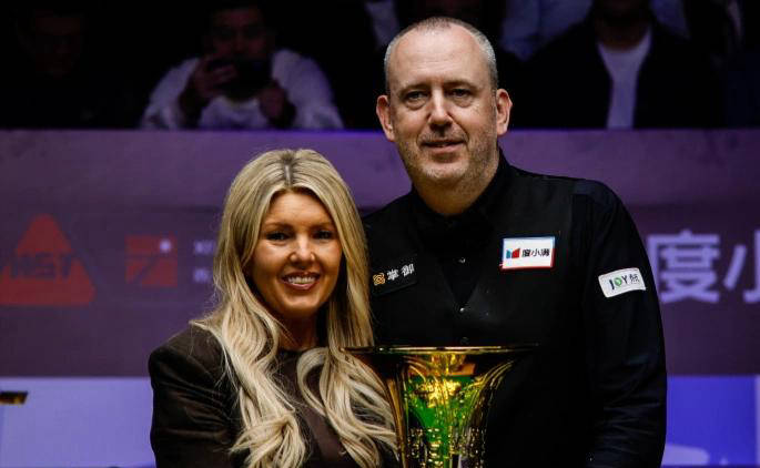 岁的三届世, 上来就以