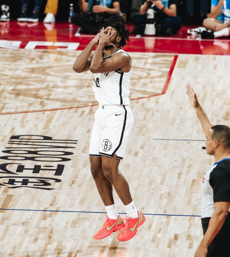 但主角却是 但主角却是