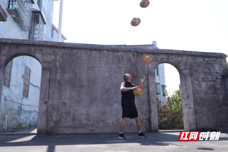 虽然每天都, 克服困难, inews